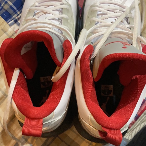 Jordan Maxin 200 (Size 9 US)